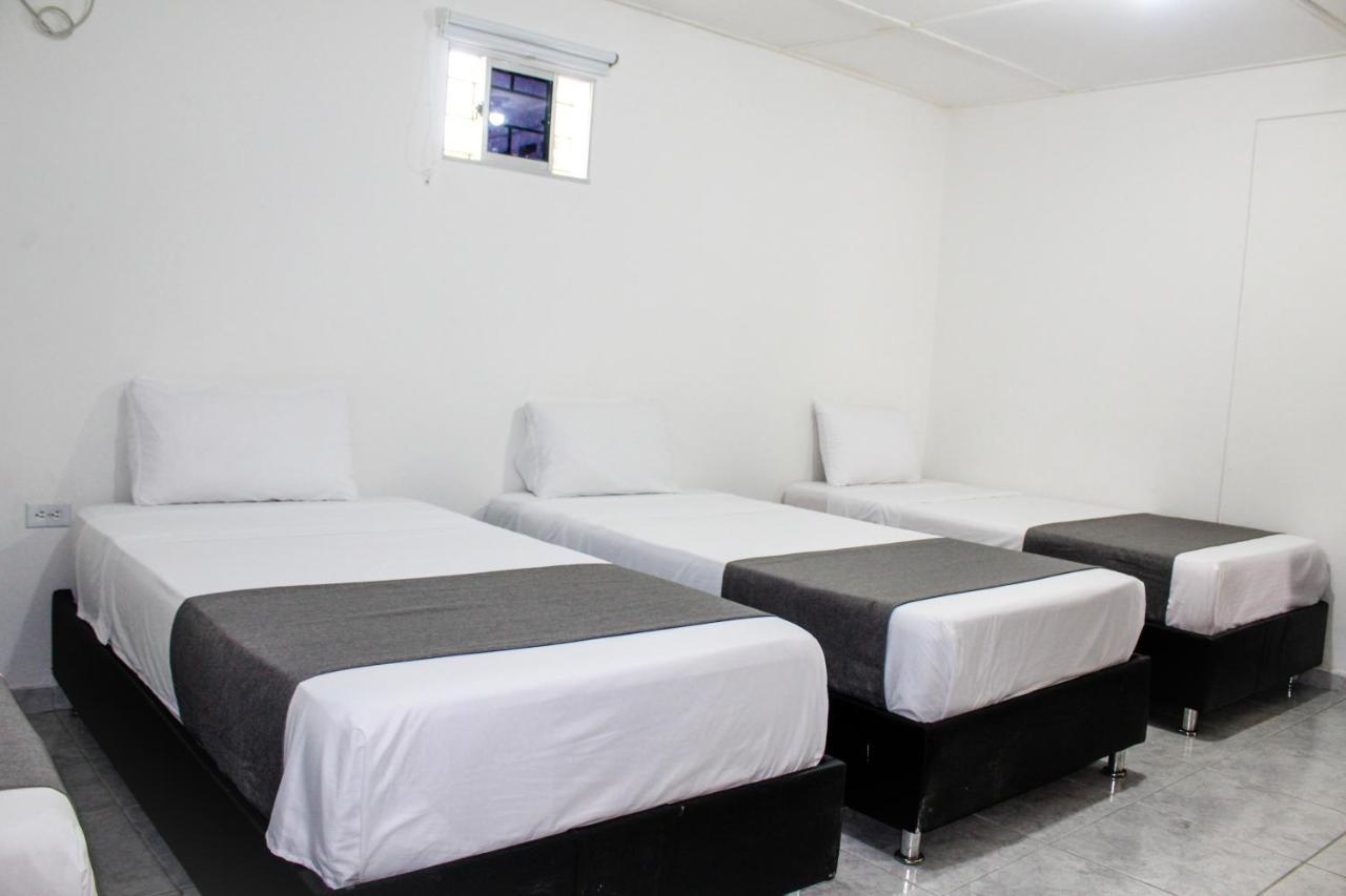 Hotel Poblado Suite バランキージャ エクステリア 写真