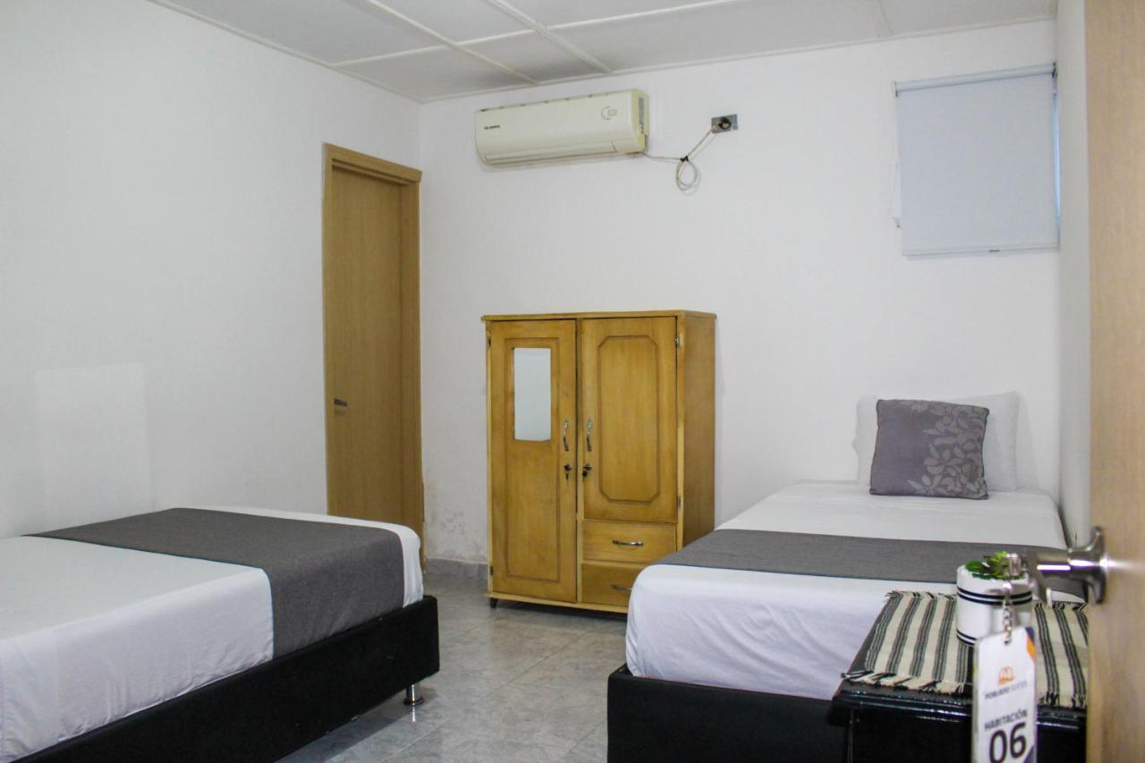 Hotel Poblado Suite バランキージャ エクステリア 写真
